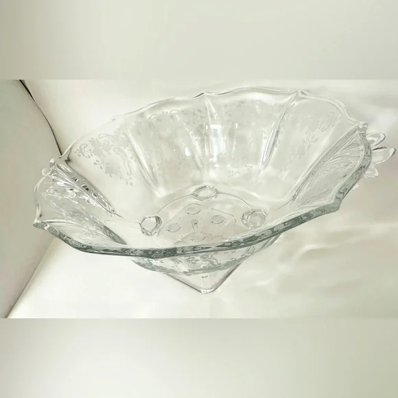 Vintage Fostoria “Meadow Rose” Etched Baroque Glass Footed Serving Bowl - Picture 4 of 9